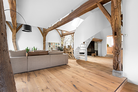 Reclaimed wood van Dennebos Flooring. Gezaagd uit oude balken